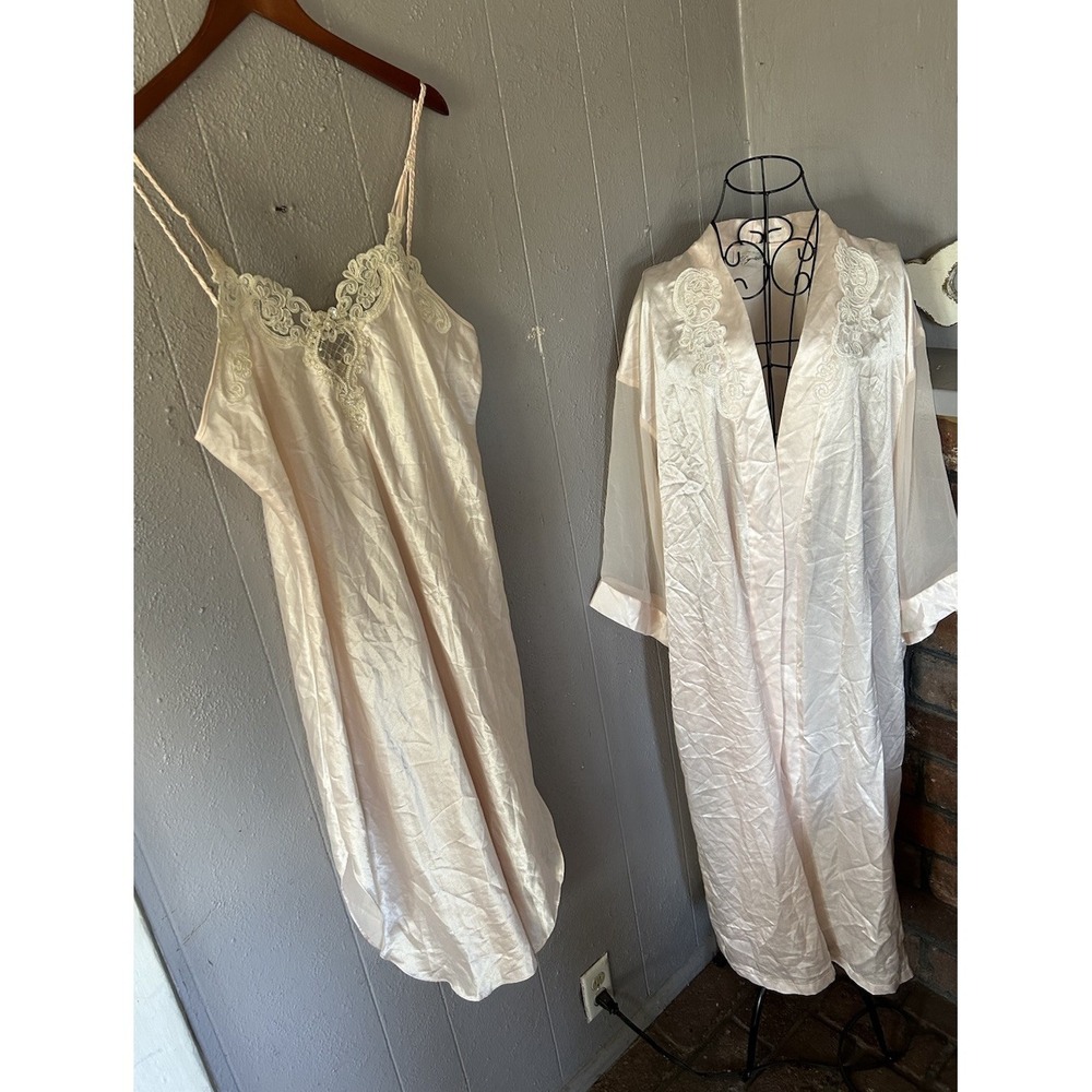 Dentelle Peach Nightgown Robe Peignoir Set Bead Lace Sheer Sleeves Size L VTG